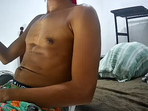 Snapshot of SkinnyLatinMan chatting on 11/01/25, 02:13 SkinnyLatinMan online show from 11/01/25, 02:13