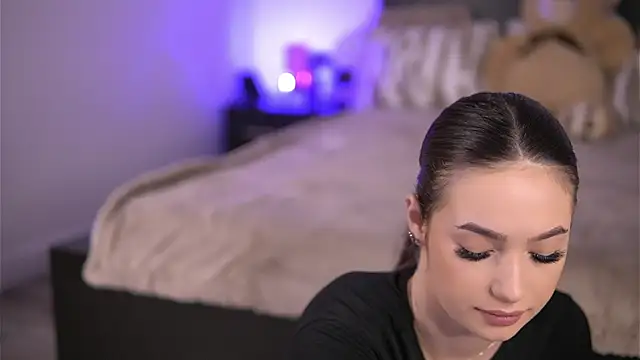 VixenAmour online show from 11/12/25, 06:47