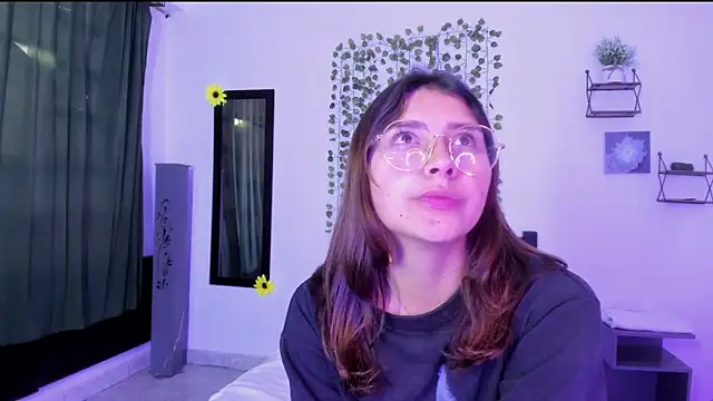 Noellesable online show from 12/24/24, 11:28