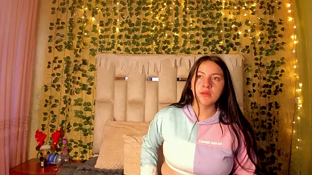 jenifer  power10 online show from 12/23/24, 02:07