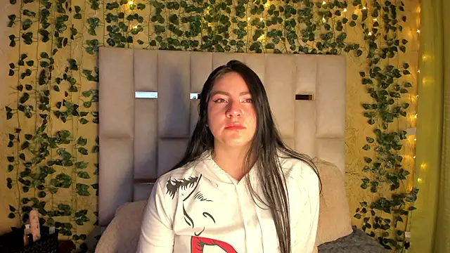 jenifer  power10 online show from 01/03/25, 11:46