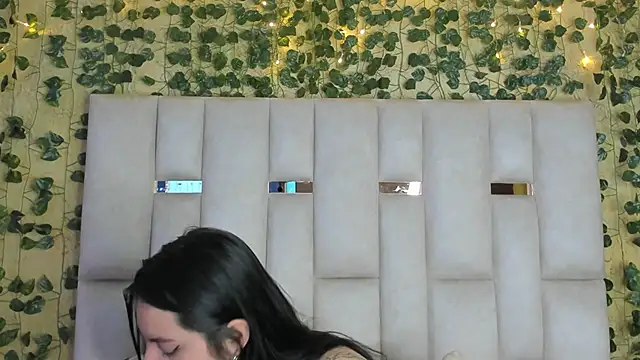 jenifer  power10 online show from 01/09/25, 01:45