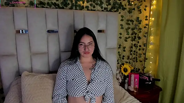 jenifer  power10 online show from 03/21/25, 02:29