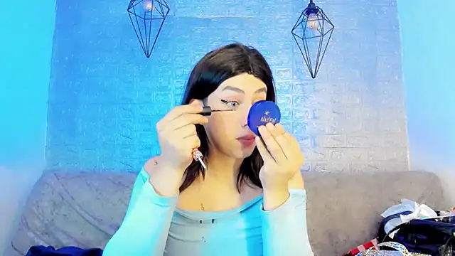 Snapshot of Oxana-Novikov chatting on 03/05/26, 10:28 Oxana-Novikov online show from 03/05/26, 10:28