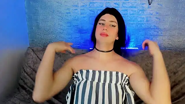 Snapshot of Oxana-Novikov chatting on 03/11/26, 09:21 Oxana-Novikov online show from 03/11/26, 09:21