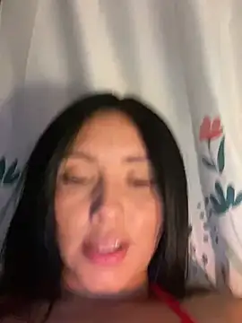 Snapshot of sweet_kitty0110 chatting on 12/07/24, 06:21 sweet kitty0110 online show from 12/07/24, 06:21