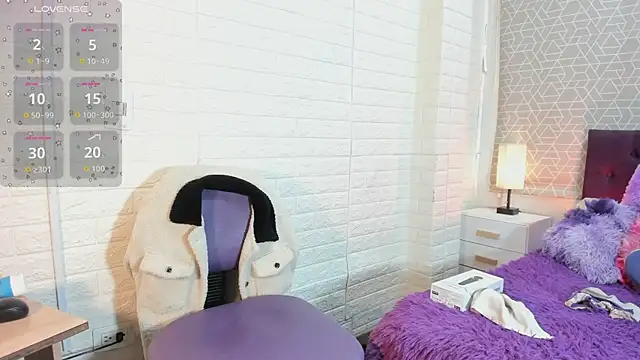 Snapshot of sweet_kitty0110 chatting on 10/24/25, 02:57 sweet kitty0110 online show from 10/24/25, 02:57