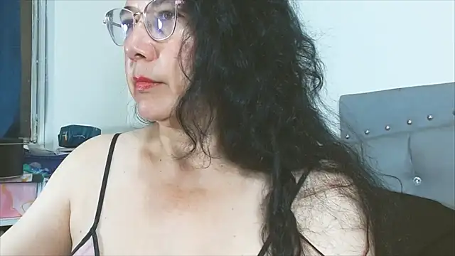 Snapshot of maturepriscila chatting on 04/01/26, 02:03 maturepriscila online show from 04/01/26, 02:03