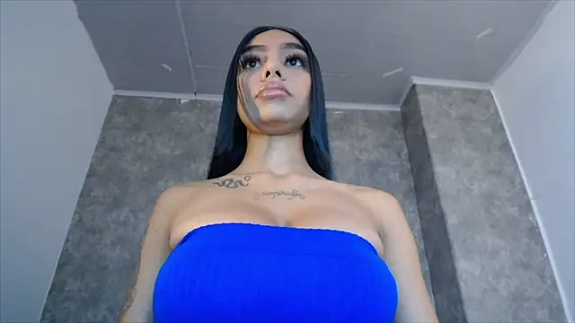 Snapshot of Tiffanny chatting on 01/04/25, 01:21 Tiffanny online show from 01/04/25, 01:21