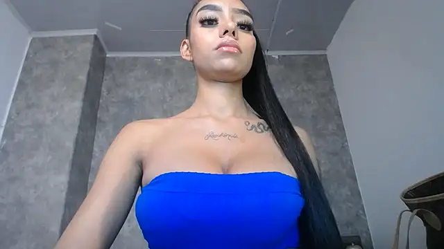 Snapshot of Tiffanny chatting on 01/13/25, 06:27 Tiffanny online show from 01/13/25, 06:27