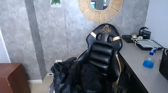 Snapshot of Tiffanny chatting on 01/23/25, 06:45 Tiffanny online show from 01/23/25, 06:45