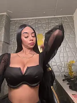 Snapshot of Tiffanny chatting on 03/09/25, 12:42 Tiffanny online show from 03/09/25, 12:42