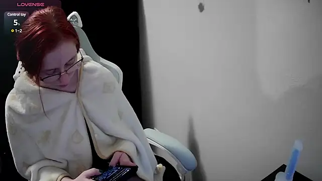 LilyFoxxx online show from 12/28/24, 05:23