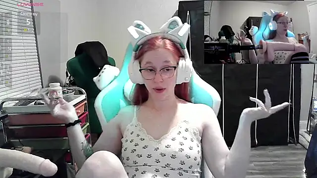 LilyFoxxx online show from 01/05/25, 03:53