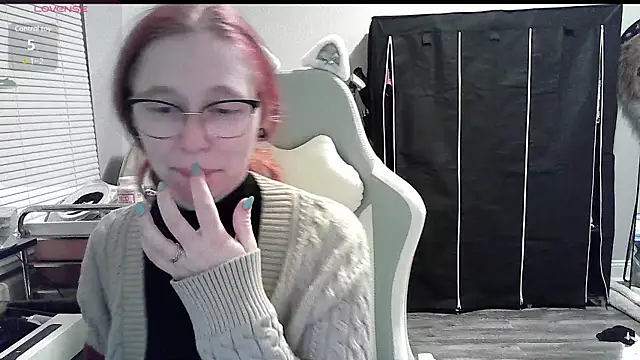 LilyFoxxx online show from 01/12/25, 04:21