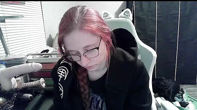 LilyFoxxx online show from 01/17/25, 05:00