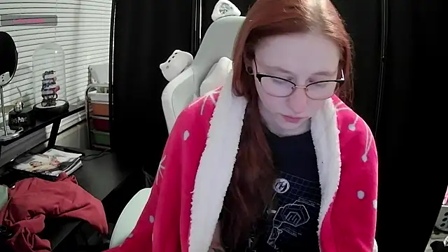 LilyFoxxx online show from 02/15/25, 05:09