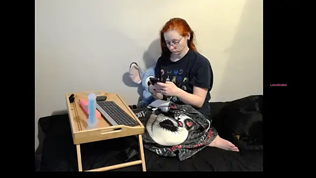 LilyFoxxx online show from 04/08/26, 05:40