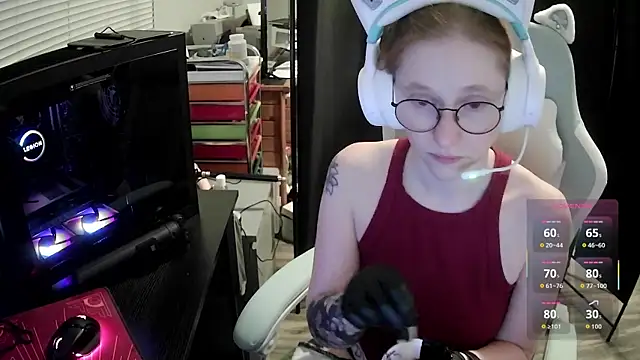 Snapshot of LilyFoxxx chatting on 06/22/26, 05:15 LilyFoxxx online show from 06/22/26, 05:15