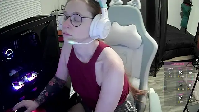Snapshot of LilyFoxxx chatting on 07/18/26, 05:11 LilyFoxxx online show from 07/18/26, 05:11