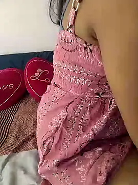 Aaliyalove1 online show from 02/09/25, 11:04