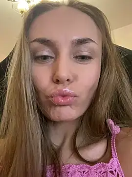 Snapshot of Burning_girlss chatting on 12/22/24, 02:17 Burning girlss online show from 12/22/24, 02:17