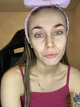 Snapshot of Burning_girlss chatting on 01/14/25, 03:11 Burning girlss online show from 01/14/25, 03:11