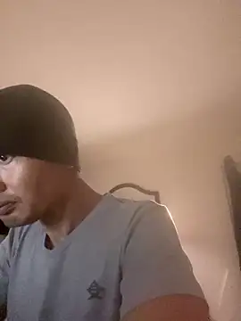 Snapshot of 2Fly4Guy chatting on 12/05/24, 02:11 2Fly4Guy online show from 12/05/24, 02:11