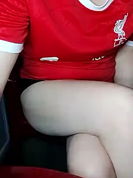 Snapshot of Show-body chatting on 11/11/25, 11:32 Show-body online show from 11/11/25, 11:32