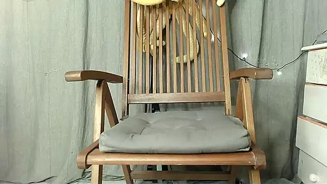 Snapshot of Skinnyshiny_boy chatting on 01/15/25, 05:08 Skinnyshiny boy online show from 01/15/25, 05:08