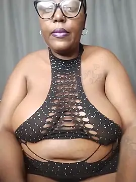 CHERRYYUMMY online show from 06/18/26, 10:30