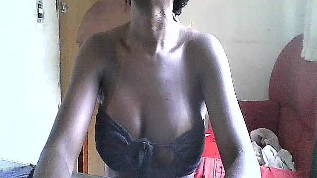 maisinha3193 online show from 04/14/26, 06:25