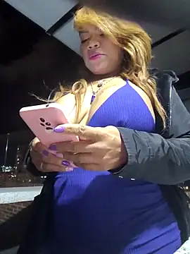 Snapshot of milf_venus chatting on 03/22/25, 12:06 milf venus online show from 03/22/25, 12:06