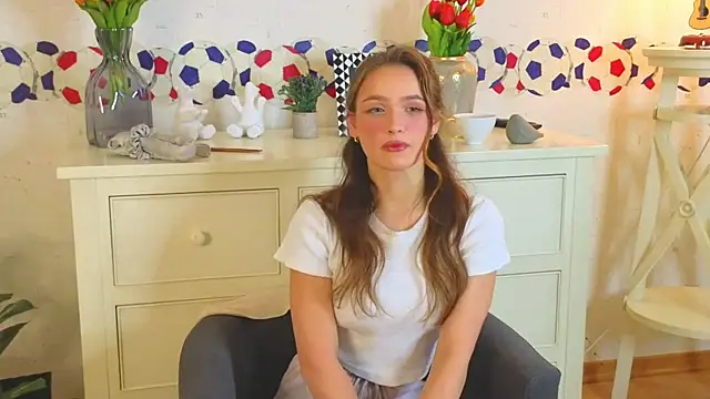 Snapshot of AlodiaBeresford chatting on 12/06/24, 11:00 AlodiaBeresford online show from 12/06/24, 11:00