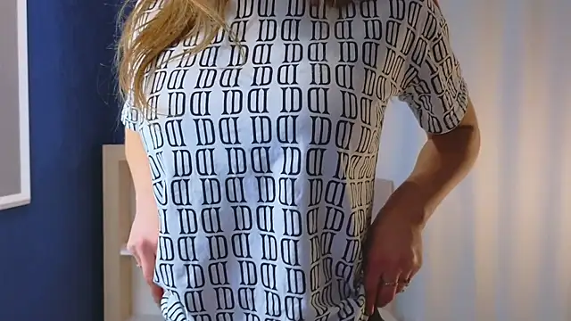 Snapshot of AlodiaBeresford chatting on 12/08/24, 08:20 AlodiaBeresford online show from 12/08/24, 08:20