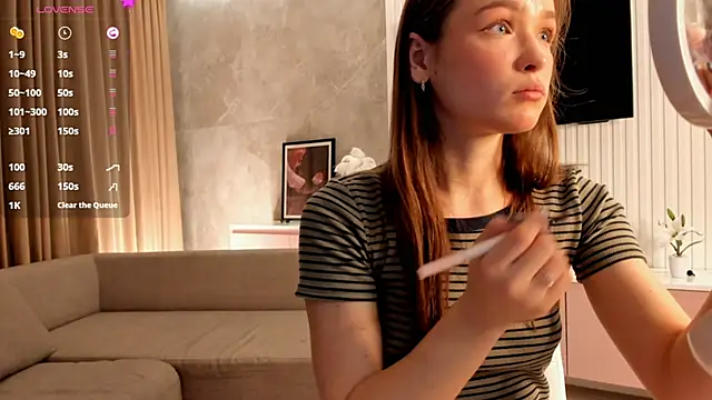 Snapshot of AlodiaBeresford chatting on 02/04/25, 05:10 AlodiaBeresford online show from 02/04/25, 05:10