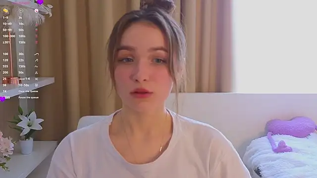 Snapshot of AlodiaBeresford chatting on 02/27/25, 08:28 AlodiaBeresford online show from 02/27/25, 08:28