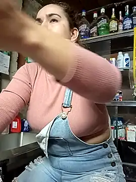 Snapshot of alexax0 chatting on 02/18/25, 12:26 alexax0 online show from 02/18/25, 12:26