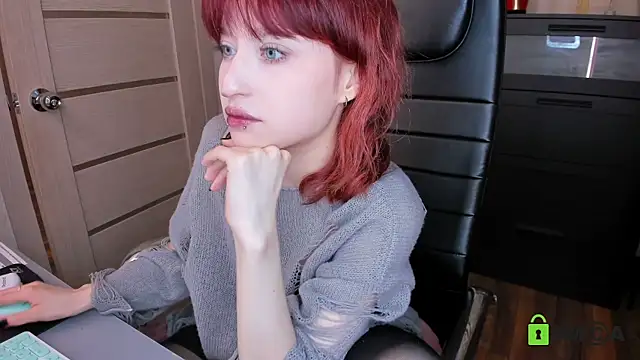 Snapshot of ElizaNik_ chatting on 05/16/26, 12:40 ElizaNik online show from 05/16/26, 12:40