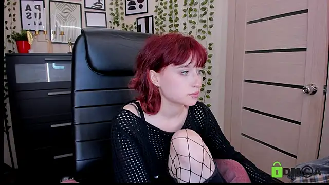 Snapshot of ElizaNik_ chatting on 06/14/26, 02:24 ElizaNik online show from 06/14/26, 02:24