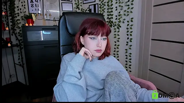 Snapshot of ElizaNik_ chatting on 06/18/26, 12:00 ElizaNik online show from 06/18/26, 12:00