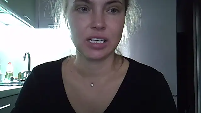 Snapshot of Lucky_Anna chatting on 09/27/25, 06:07 Lucky Anna online show from 09/27/25, 06:07