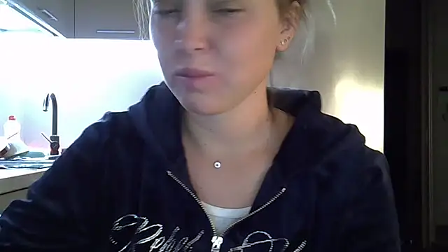 Snapshot of Lucky_Anna chatting on 10/02/25, 07:10 Lucky Anna online show from 10/02/25, 07:10