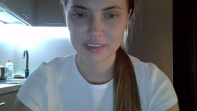 Snapshot of Lucky_Anna chatting on 10/25/25, 06:24 Lucky Anna online show from 10/25/25, 06:24