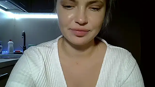 Snapshot of Lucky_Anna chatting on 11/11/25, 04:07 Lucky Anna online show from 11/11/25, 04:07