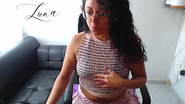 Lunavega1 online show from 11/19/25, 04:51