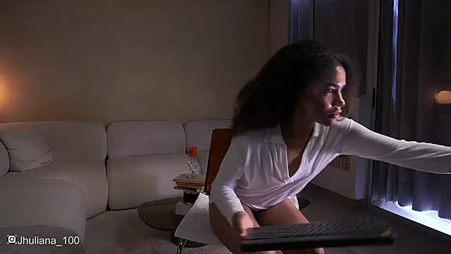 Snapshot of paulacora100 chatting on 11/09/25, 02:37 paulacora100 online show from 11/09/25, 02:37