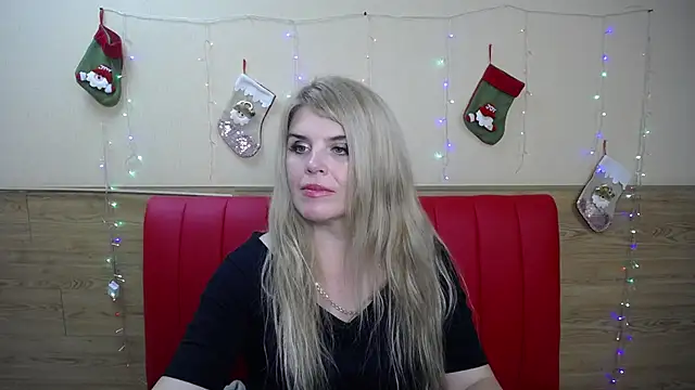 Julya Barbi online show from 01/04/25, 12:05