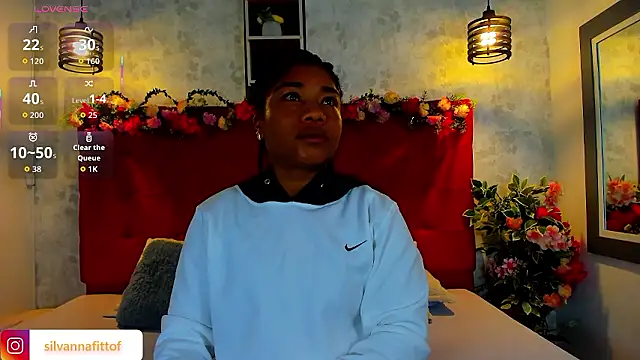 Snapshot of SilvannaFit chatting on 01/11/26, 09:58 SilvannaFit online show from 01/11/26, 09:58