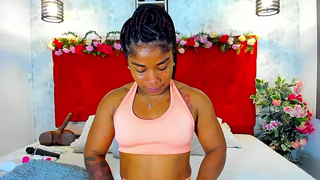 Snapshot of SilvannaFit chatting on 01/13/26, 11:59 SilvannaFit online show from 01/13/26, 11:59